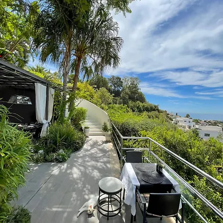 Boutique Art Homestay