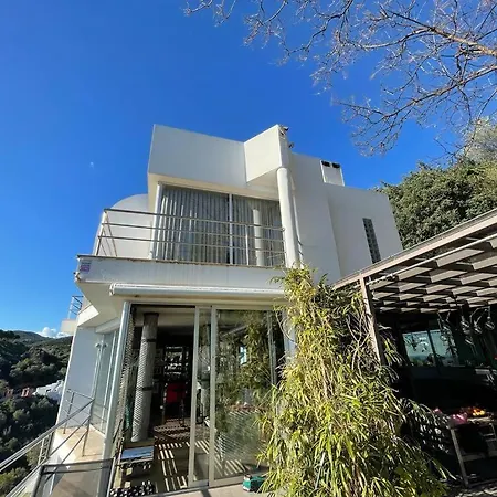 Boutique Art Homestay Marbella