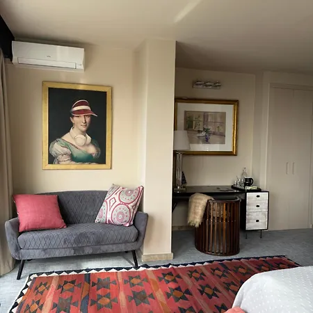 Boutique Art 马尔韦利亚