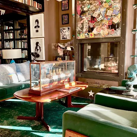 Boutique Art Homestay Marbella